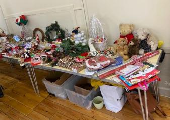 221210 Coffee Morning Xmas bric a brac IMG 1118