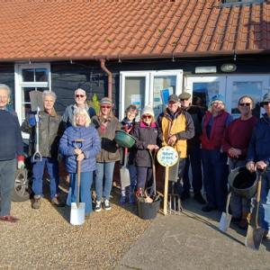 251027 narcissus-planting team