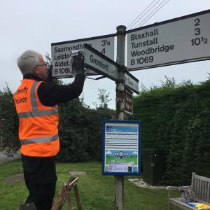 Crown signpost