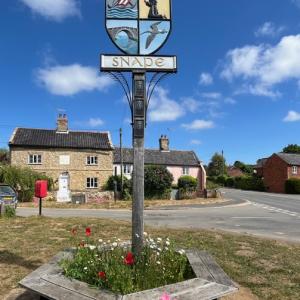 Snape sign, opposite The Crown