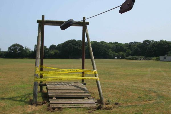 230619 zip wire out of use IMG 6898 3x2C